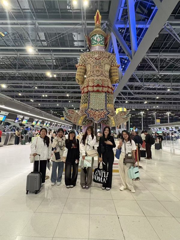จุดนัดพบก่อนเดินทางที่สนามบินสุวรรณภูมิ