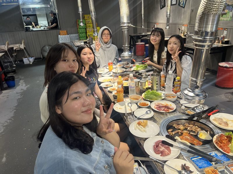 มื้อค่ำรวมรุ่นนักเรียนไทยในจีน