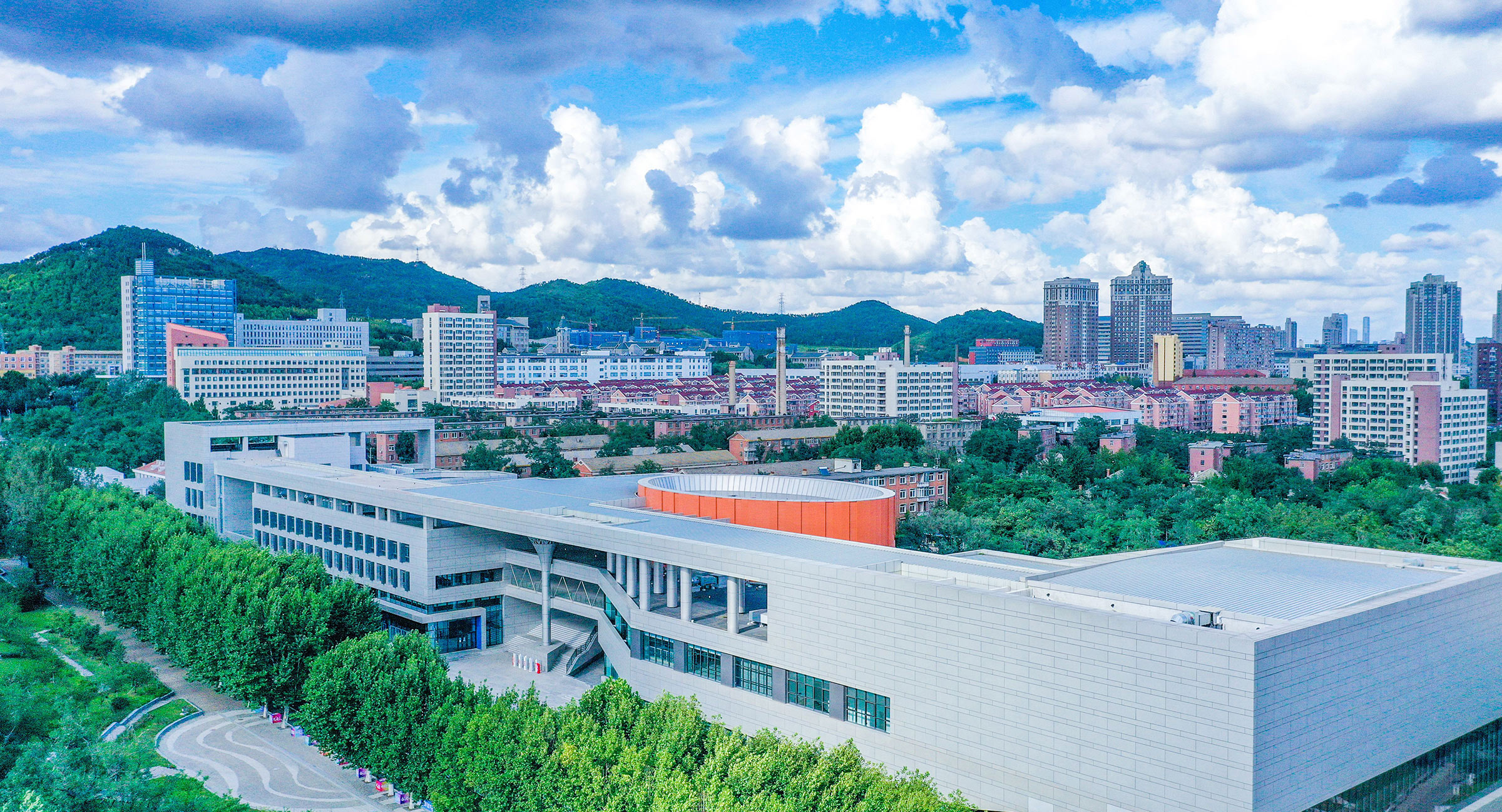 大连理工大学